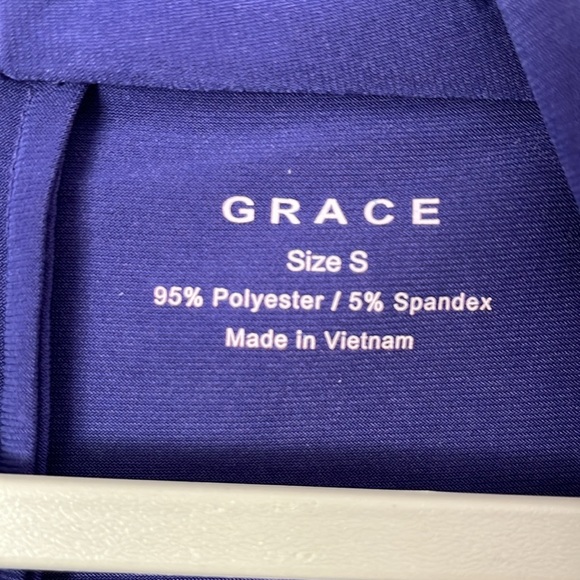 Sleeveless Navy Top - Picture 6 of 7